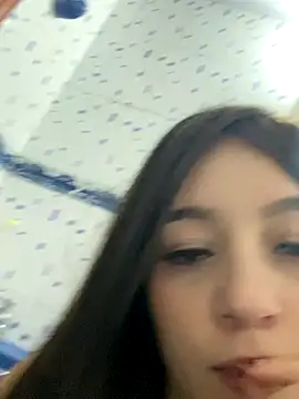 Snapshot of __Lorelain__ chatting on October 17, 2025, 4:05 am Lorelain online show from October 17, 2025, 4:05 am