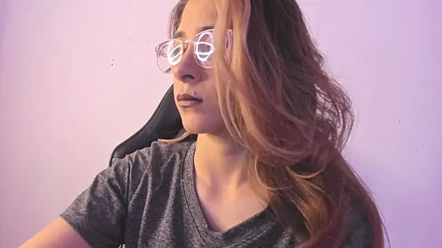 Snapshot of Sara_Roades chatting on November 12, 2025, 7:51 pm Sara Roades online show from November 12, 2025, 7:51 pm