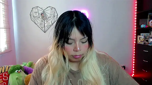 Snapshot of EllieMoonX chatting on March 10, 2026, 6:45 pm EllieMoonX online show from March 10, 2026, 6:45 pm