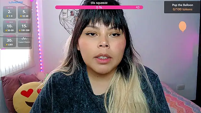 Snapshot of EllieMoonX chatting on May 6, 2026, 10:03 pm EllieMoonX online show from May 6, 2026, 10:03 pm