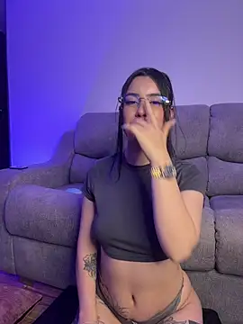 Lucy 699 online show from May 7, 2026, 5:44 am