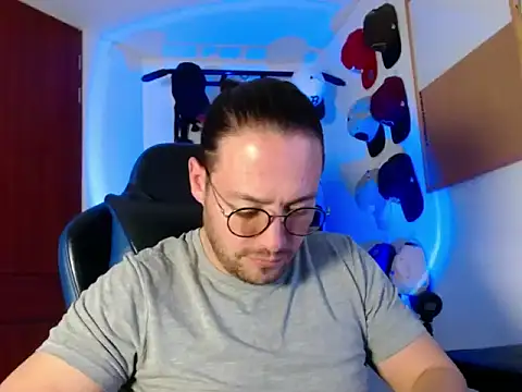 kurt xx online show from December 14, 2025, 1:23 am