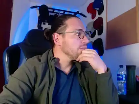 kurt xx online show from November 11, 2025, 8:31 am