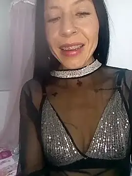 Snapshot of you_yuyuu chatting on November 10, 2025, 10:37 pm you yuyuu online show from November 10, 2025, 10:37 pm