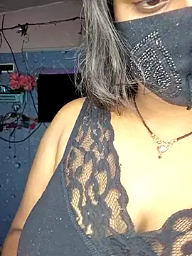 Snapshot of Sweet-Maddlina chatting on May 27, 2026, 1:26 am Sweet-Maddlina online show from May 27, 2026, 1:26 am