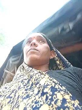 Snapshot of Cutsedi3 chatting on October 21, 2025, 10:58 am Cutsedi3 online show from October 21, 2025, 10:58 am