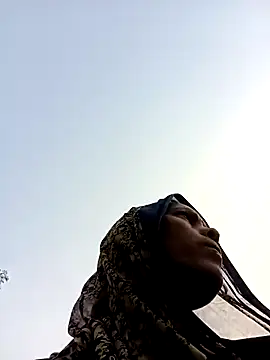 Snapshot of Cutsedi3 chatting on November 22, 2025, 10:58 am Cutsedi3 online show from November 22, 2025, 10:58 am