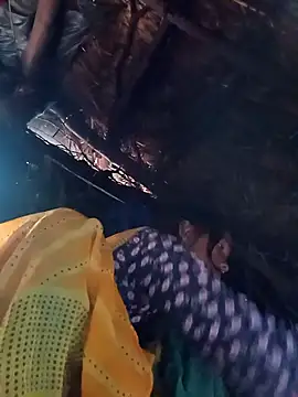 Snapshot of Cutsedi3 chatting on October 28, 2025, 4:02 am Cutsedi3 online show from October 28, 2025, 4:02 am