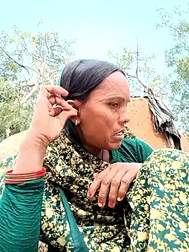 Snapshot of Cutsedi3 chatting on November 15, 2025, 10:52 am Cutsedi3 online show from November 15, 2025, 10:52 am