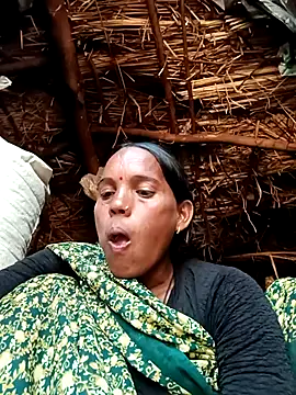 Snapshot of Cutsedi3 chatting on November 6, 2025, 10:08 am Cutsedi3 online show from November 6, 2025, 10:08 am