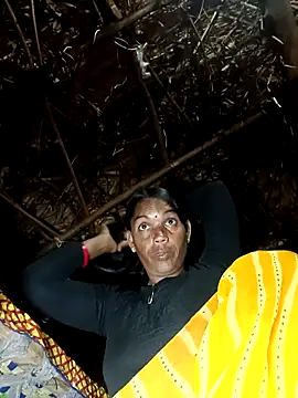 Snapshot of Cutsedi3 chatting on November 4, 2025, 9:51 pm Cutsedi3 online show from November 4, 2025, 9:51 pm