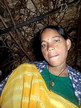 Snapshot of Cutsedi3 chatting on October 28, 2025, 9:47 pm Cutsedi3 online show from October 28, 2025, 9:47 pm