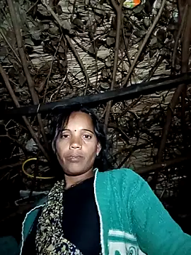 Snapshot of Cutsedi3 chatting on December 4, 2025, 9:47 pm Cutsedi3 online show from December 4, 2025, 9:47 pm