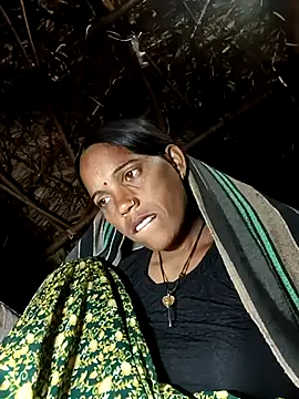 Snapshot of Cutsedi3 chatting on November 6, 2025, 10:14 pm Cutsedi3 online show from November 6, 2025, 10:14 pm