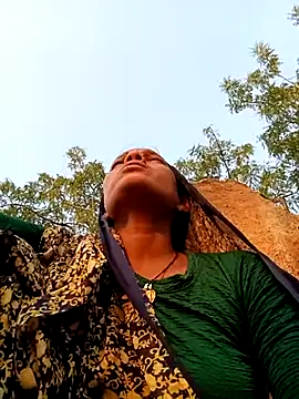 Snapshot of Cutsedi3 chatting on November 9, 2025, 11:36 am Cutsedi3 online show from November 9, 2025, 11:36 am