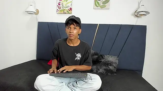 Snapshot of ryder_cum23 chatting on November 11, 2025, 3:34 am ryder cum23 online show from November 11, 2025, 3:34 am