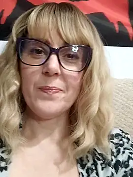 Amelialove42 online show from February 12, 2026, 7:57 pm