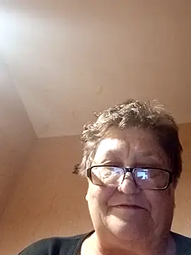 Katherine735 online show from November 19, 2025, 9:59 pm