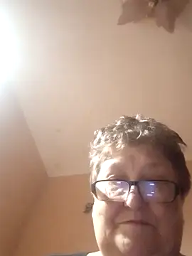 Katherine735 online show from November 18, 2025, 9:29 pm