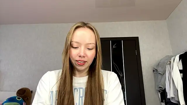 AntoniaMoravick online show from October 21, 2025, 8:36 am