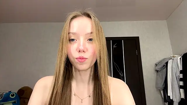 AntoniaMoravick online show from November 7, 2025, 3:38 pm