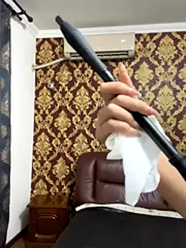 zhenzhen666 online show from December 21, 2025, 2:08 pm