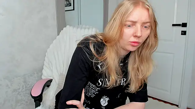 Snapshot of SundyRose chatting on May 17, 2026, 8:58 am SundyRose online show from May 17, 2026, 8:58 am