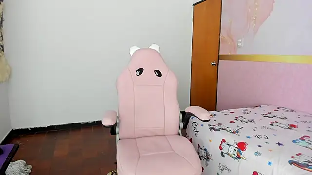 Dakota evans18 online show from October 20, 2025, 10:38 am