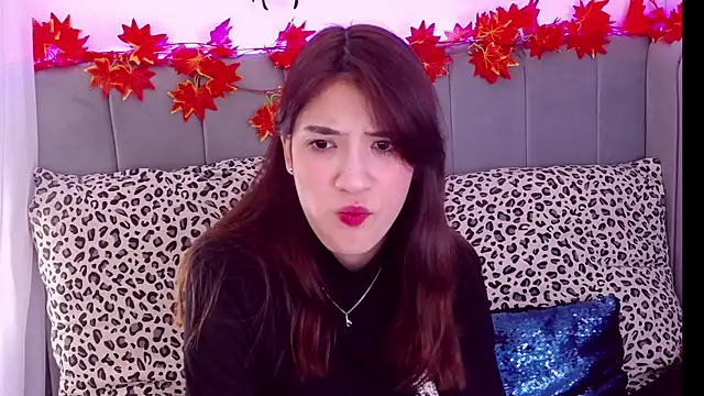 Snapshot of ArielLoove chatting on October 26, 2025, 11:10 am ArielLoove online show from October 26, 2025, 11:10 am