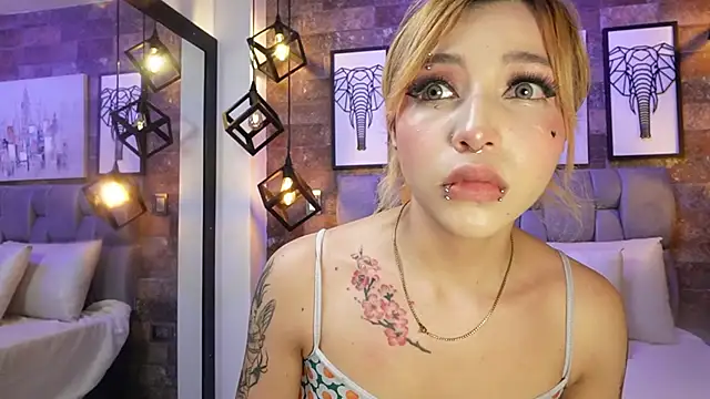 Sophia Bellucci online show from November 29, 2025, 12:49 pm