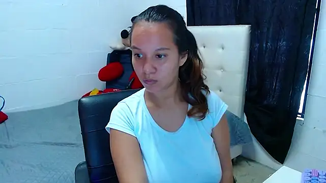 Pregnant hot2 online show from October 31, 2025, 11:51 am