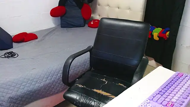 Pregnant hot2 online show from November 5, 2025, 1:09 am