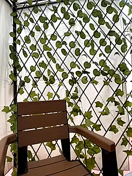 Snapshot of Im_scarlett18 chatting on October 11, 2025, 3:24 pm Im scarlett18 online show from October 11, 2025, 3:24 pm