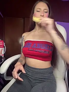 Snapshot of Im_scarlett18 chatting on November 26, 2025, 10:32 pm Im scarlett18 online show from November 26, 2025, 10:32 pm