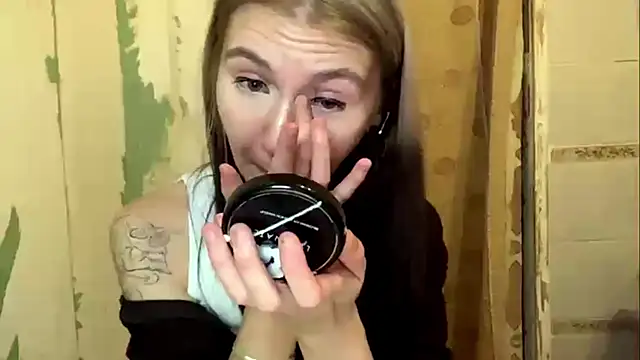 ArianeBhayani online show from October 21, 2025, 9:25 pm