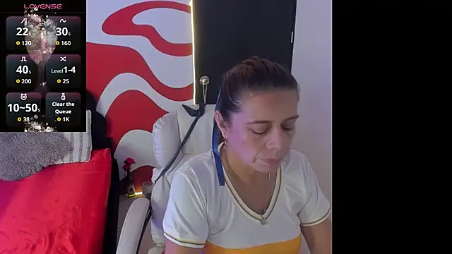 Snapshot of channelsmith_55 chatting on June 17, 2026, 1:32 pm channelsmith 55 online show from June 17, 2026, 1:32 pm
