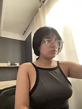 angie rousse  online show from November 5, 2025, 1:25 pm