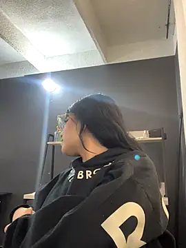 angie rousse  online show from November 19, 2025, 1:11 pm