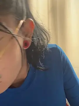 angie rousse  online show from October 18, 2025, 1:46 pm