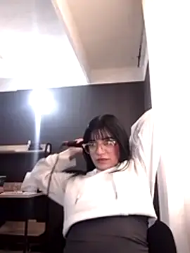 angie rousse  online show from November 11, 2025, 1:17 pm