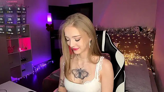 Snapshot of EvaPeace chatting on January 17, 2026, 7:17 pm EvaPeace online show from January 17, 2026, 7:17 pm