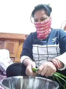 Snapshot of Honey-26 chatting on November 16, 2025, 2:22 pm Honey-26 online show from November 16, 2025, 2:22 pm