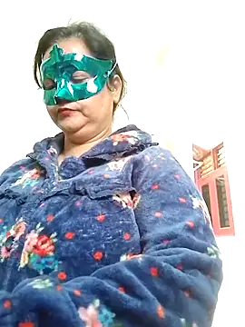 Snapshot of Honey-26 chatting on December 2, 2025, 6:15 am Honey-26 online show from December 2, 2025, 6:15 am