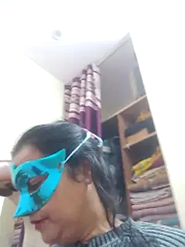 Snapshot of Honey-26 chatting on December 15, 2025, 1:50 pm Honey-26 online show from December 15, 2025, 1:50 pm