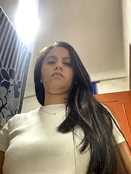 Snapshot of julieta_rossi chatting on October 29, 2025, 5:01 pm julieta rossi online show from October 29, 2025, 5:01 pm