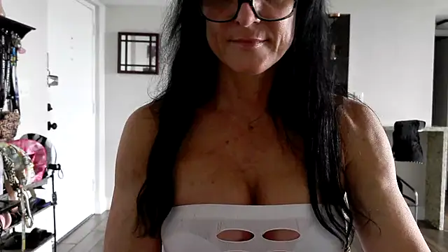 Snapshot of carothepro chatting on October 19, 2025, 3:59 pm carothepro online show from October 19, 2025, 3:59 pm