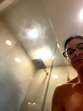 Snapshot of carothepro chatting on October 28, 2025, 2:38 pm carothepro online show from October 28, 2025, 2:38 pm