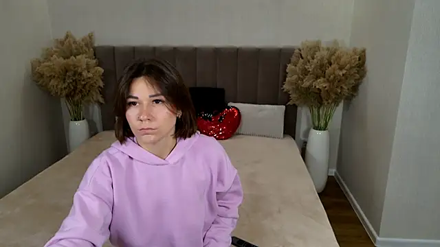 Snapshot of EdenSolis chatting on October 28, 2025, 7:07 am EdenSolis online show from October 28, 2025, 7:07 am