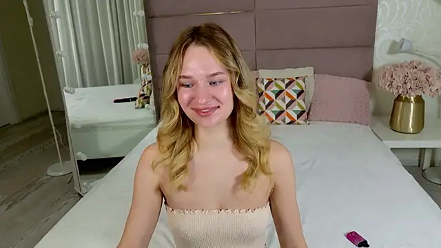 IndieMoon online show from January 12, 2026, 7:42 pm