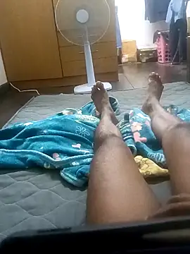 Snapshot of leeya14 chatting on November 12, 2025, 2:43 pm leeya14 online show from November 12, 2025, 2:43 pm